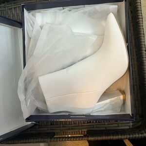 Elegant White Ankle Boots